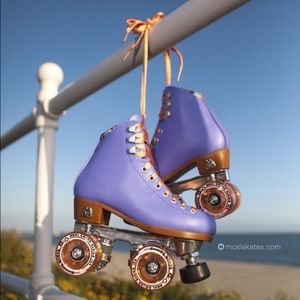 Moxi Beach Bunny Quad Skates in Periwinkle-W8